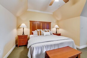 Springfield Studio Rental w/ Golf Course View!