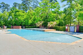 Springfield Studio Rental w/ Golf Course View!