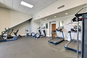 Springfield Studio Rental w/ Golf Course View!