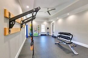 Springfield Studio Rental w/ Golf Course View!