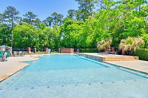 Springfield Studio Rental w/ Golf Course View!