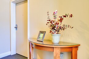 Springfield Studio Rental w/ Golf Course View!