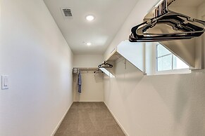 Spacious Family Home in Stockton - Pets Welcome!