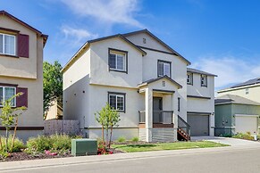 Spacious Family Home in Stockton - Pets Welcome!