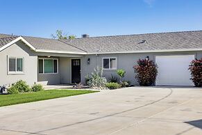 Pet-friendly Hughson Getaway, 9 Mi to Modesto!