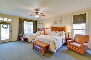 Spacious Springfield Home w/ Golf Course View!