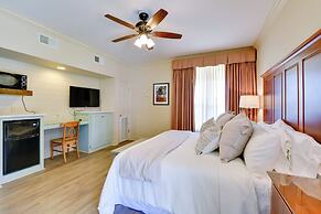 Spacious Springfield Home w/ Golf Course View!