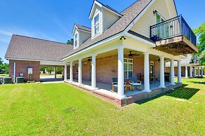 Spacious Springfield Home w/ Golf Course View!