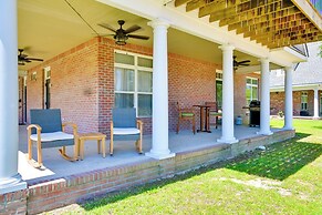 Spacious Springfield Home w/ Golf Course View!