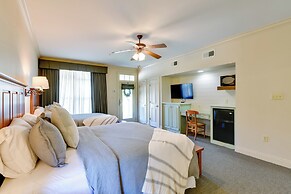 Spacious Springfield Home w/ Golf Course View!
