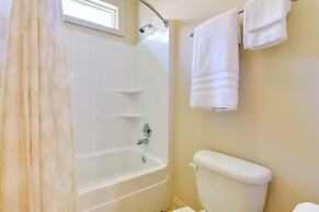 Spacious Springfield Home w/ Golf Course View!