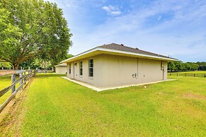 Idyllic Anthony Home: Riding Arena w/ Mirror Wall!