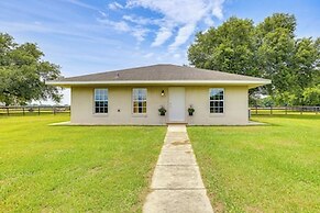 Idyllic Anthony Home: Riding Arena w/ Mirror Wall!