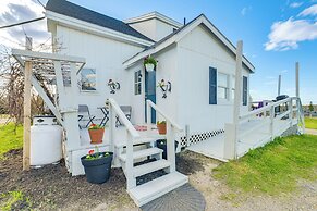 Cherryfield Home w/ Decks On Historic Horse Farm