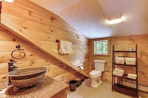 Tranquil Thornton Cabin: Deck, Views & Game Room!