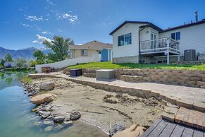 Lakefront Utah Home w/ Private Beach, Dock & Canoe
