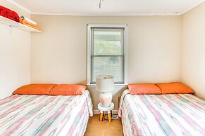 Charming Shallotte Home ~ 4 Mi to Ocean Isle Beach