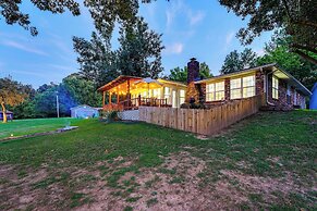 Beautiful War Eagle Cove Home: Walk to Beaver Lake