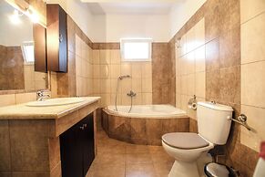 Meteora's Secret Garden House 2