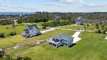 Sunrise Sound Cottage 3 Bedroom Home by RedAwning