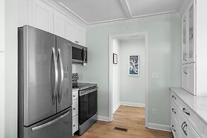 Sunrise Sound Cottage 3 Bedroom Home by RedAwning