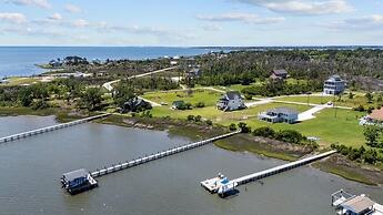 Sunrise Sound Cottage 3 Bedroom Home by RedAwning