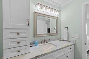 Sunrise Sound Cottage 3 Bedroom Home by RedAwning