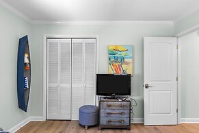 Sunrise Sound Cottage 3 Bedroom Home by RedAwning