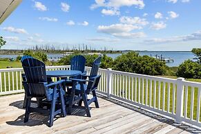 Sunrise Sound Cottage 3 Bedroom Home by RedAwning