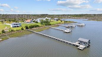 Sunrise Sound Cottage 3 Bedroom Home by RedAwning