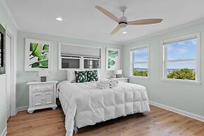 Sunrise Sound Cottage 3 Bedroom Home by RedAwning