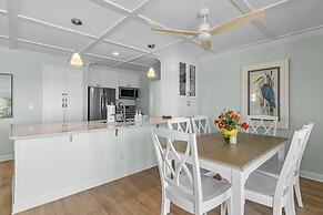 Sunrise Sound Cottage 3 Bedroom Home by RedAwning