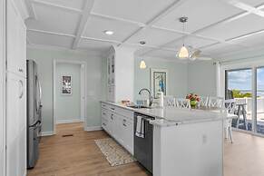 Sunrise Sound Cottage 3 Bedroom Home by RedAwning