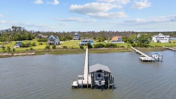 Sunrise Sound Cottage 3 Bedroom Home by RedAwning