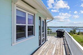 Sunrise Sound Cottage 3 Bedroom Home by RedAwning