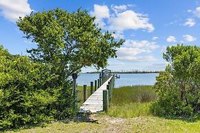 Sunrise Sound Cottage 3 Bedroom Home by RedAwning