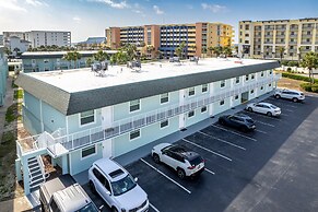 Venus 116 2 Bedroom Condo by RedAwning