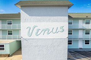 Venus 116 2 Bedroom Condo by RedAwning