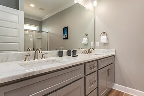 Wine N' Sea - 2704 Bienville 5 Bedroom Home by RedAwning