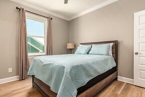 Wine N' Sea - 2704 Bienville 5 Bedroom Home by RedAwning