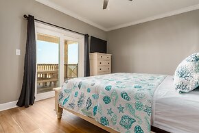 Wine N' Sea - 2704 Bienville 5 Bedroom Home by RedAwning