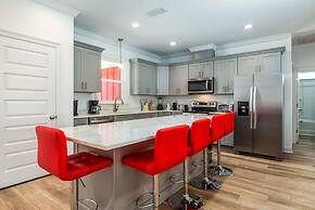 Wine N' Sea - 2704 Bienville 5 Bedroom Home by RedAwning