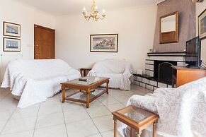 Koridalos Terrace Apt w Spectacular View