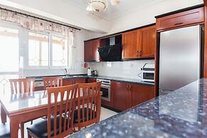 Koridalos Terrace Apt w Spectacular View