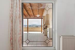Koridalos Terrace Apt w Spectacular View