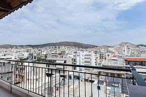 Koridalos Terrace Apt w Spectacular View