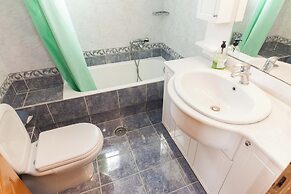 Koridalos Terrace Apt w Spectacular View