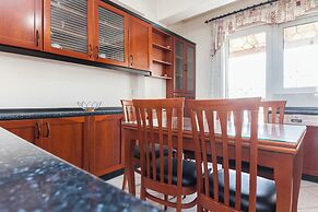 Koridalos Terrace Apt w Spectacular View