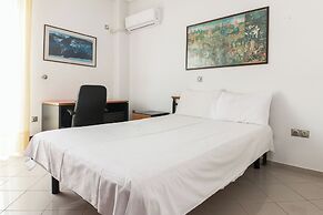 Koridalos Terrace Apt w Spectacular View