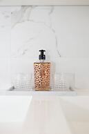 Designer flat 3BR & Mini Golf